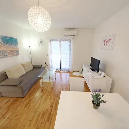 게스트하우스 And A Ina 3*