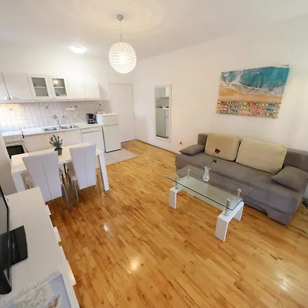 Gasthof Apartments And A Room Ina 3*