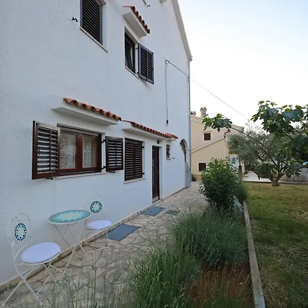 Gasthof Apartments And A Room Ina Zadar