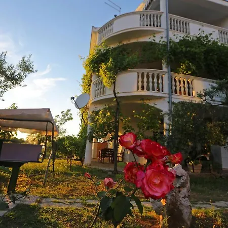 And A Ina 게스트하우스 자다르