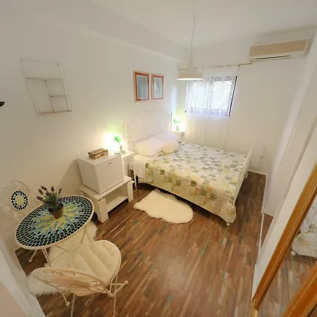 Apartments And A Room Ina 3* Zadar