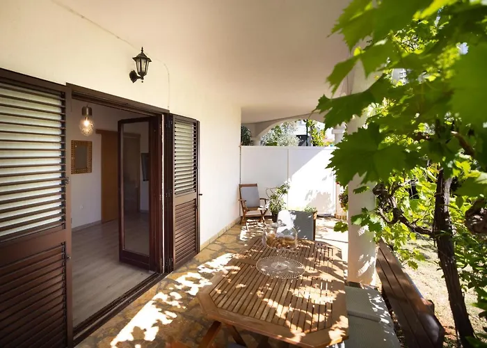 Guest house Apartments And A Room Ina Zadar