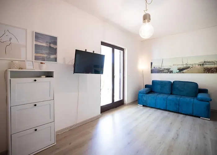 Guest house Apartments And A Room Ina Zadar
