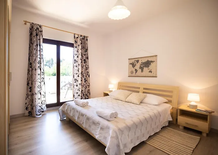 Apartments And A Room Ina 3*