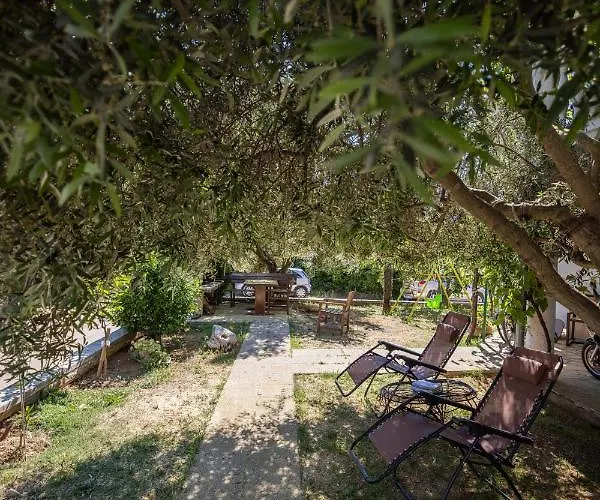 Apartments And A Room Ina