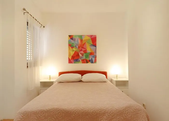 Apartments And A Room Ina