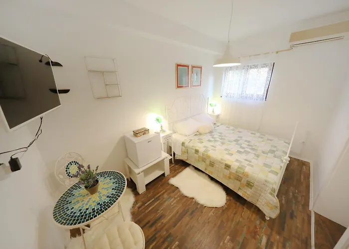 Guest house Apartments And A Room Ina