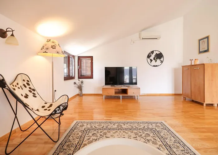 Guest house Apartments And A Room Ina Zadar