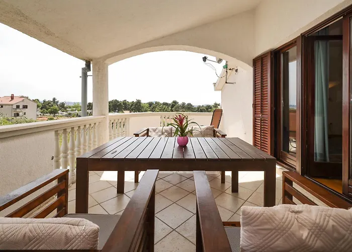 Guest house Apartments And A Room Ina 3*