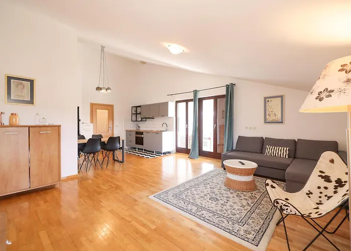 Guest house Apartments And A Room Ina Zadar