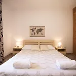 Apartments And A Room Ina 3*