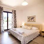 Apartments And A Room Ina 3*