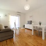 Πανσιόν And A Ina 3*