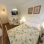 And A Ina Ζαντάρ