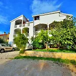 Guest house Apartments And A Room Ina 3*