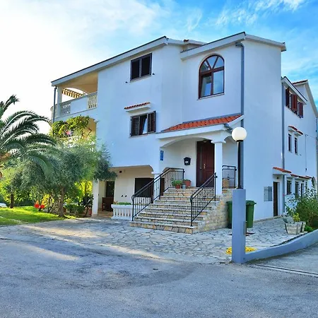 And A Ina Gæstehus Zadar