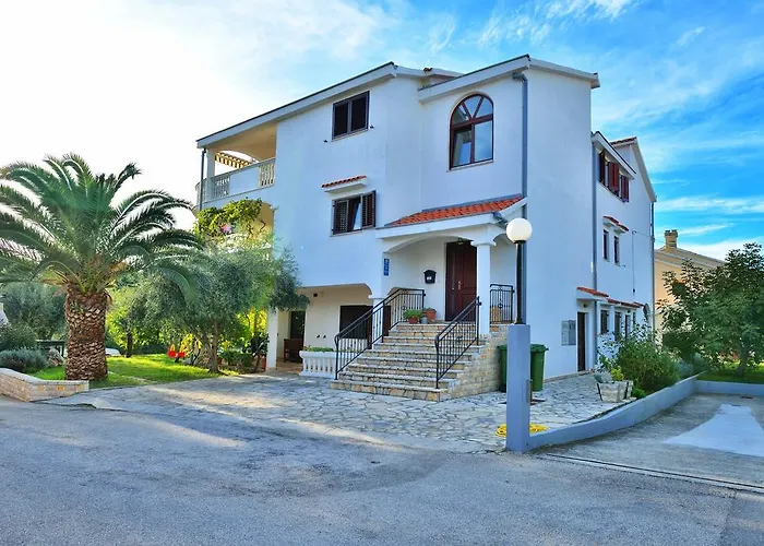 And A Ina Gæstehus Zadar